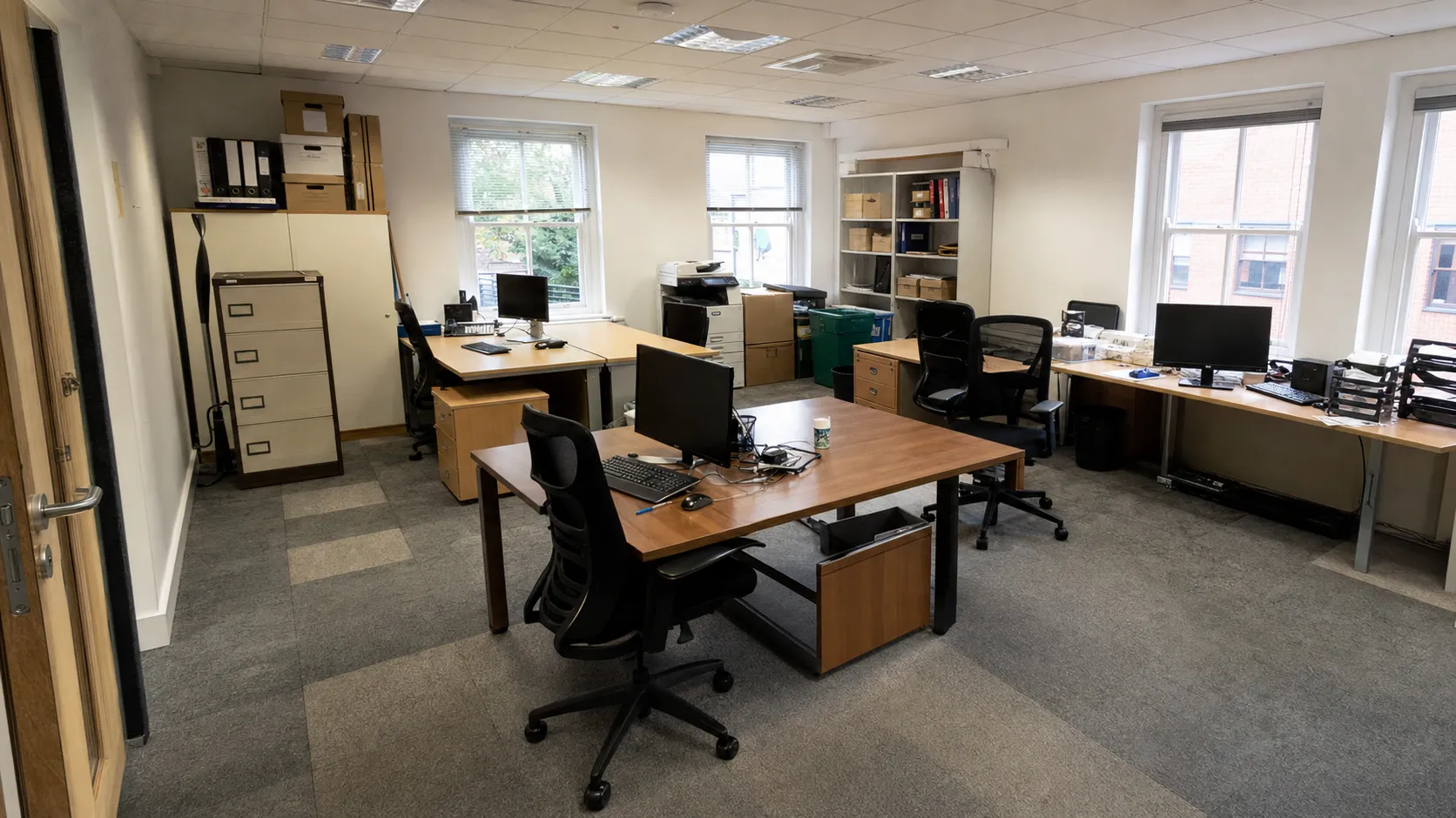 London office before and after Oxload office clearance — before